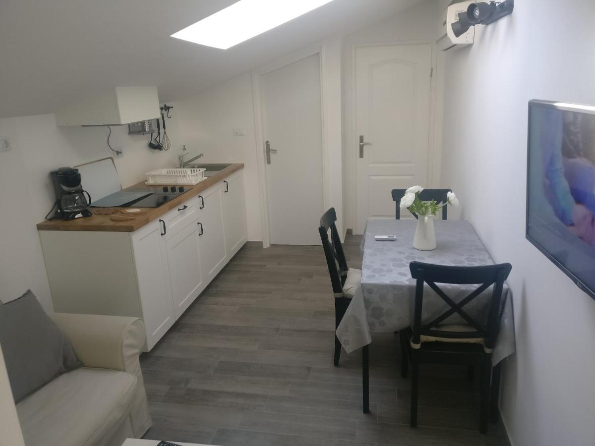 Apartmani Popovic Porec Exterior photo