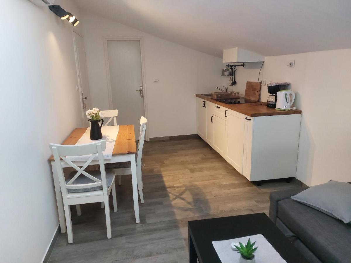Apartmani Popovic Porec Exterior photo